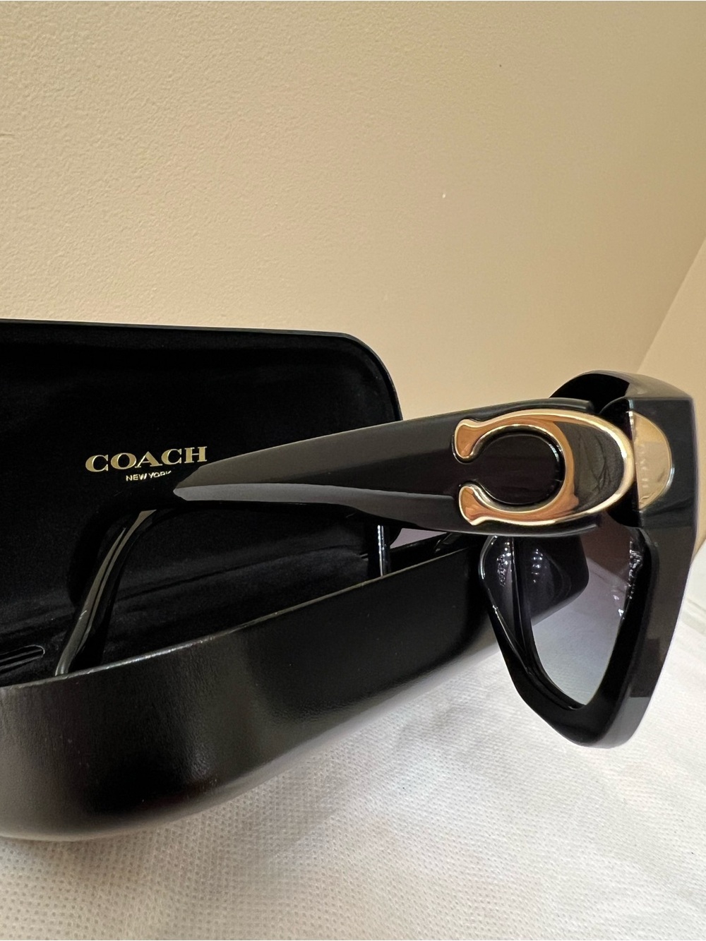 Coach Cat-Eye Sunglasses w Receipt nwt - Picture 10 of 13